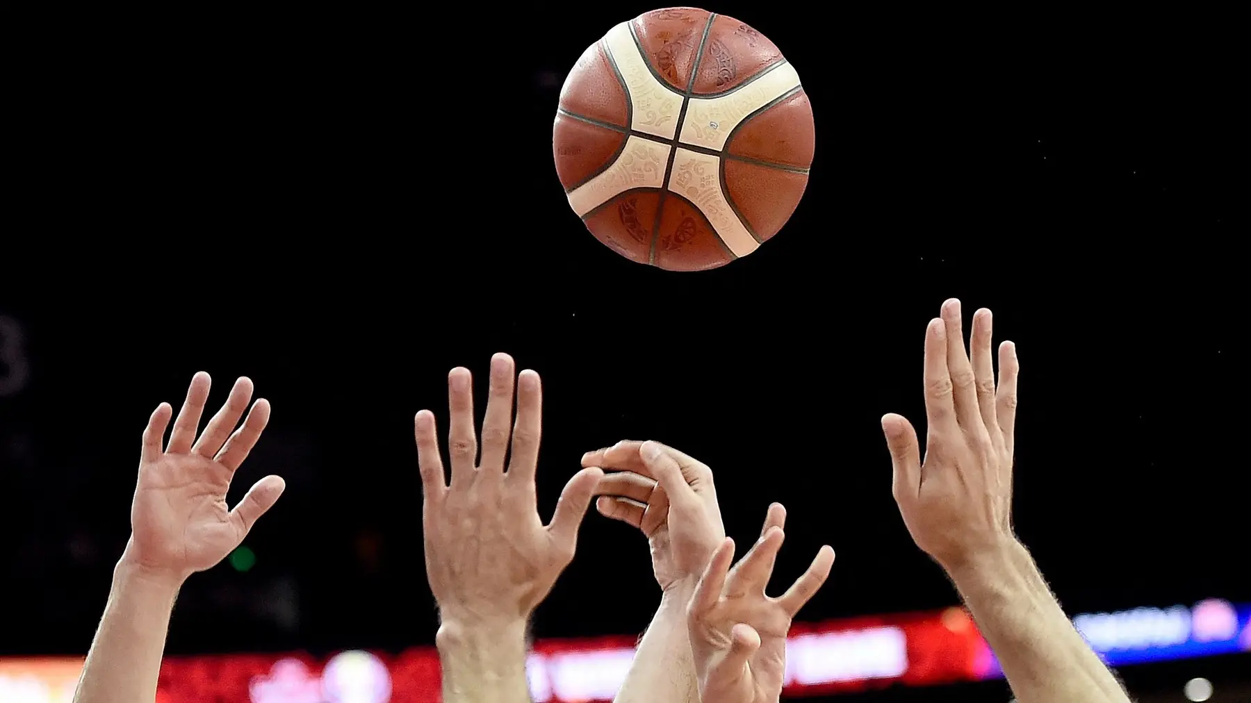 Bio Je Povoljan Igra Sa Naj e im Otkazima U NBA Timovima Stigao U Bio Je Povoljan Igra Sa Naj e im Otkazima U NBA Timovima Stigao U